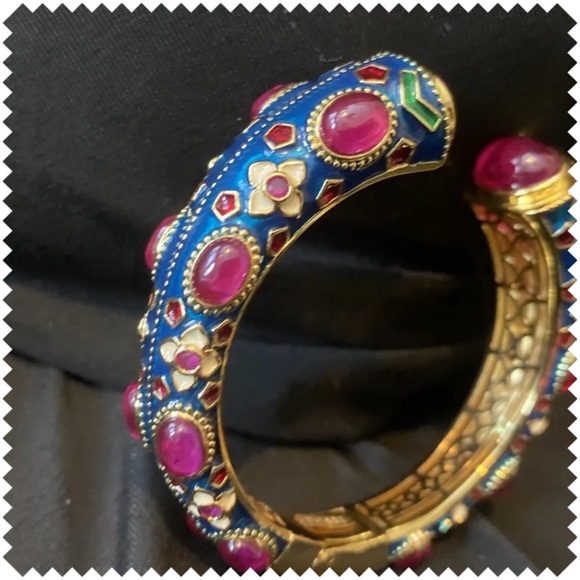18kt Yellow Gold Ruby Blue Clasp Bracelet - Picture 2 of 3